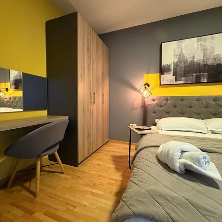 Nar Royalton #76 Free Parking *