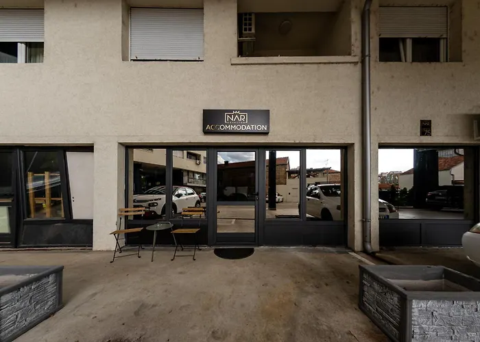 Nar Royalton #76 Free Parking * Nis